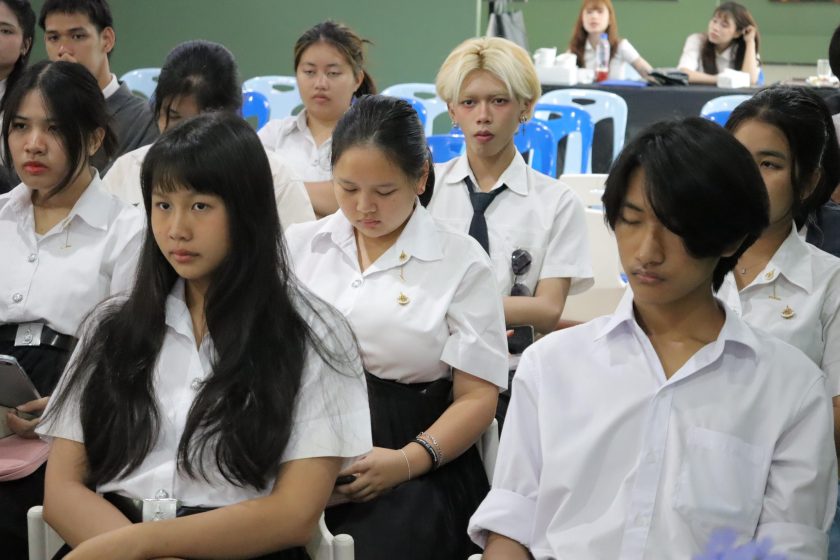 สาขาวิชานวัตกรรมการออกแบบผลิตภัณฑ์ร่วมสมัย ภาควิชาศิลปะการออกแบบและเทคโนโลยี คณะศิลปกรรมศาสตร์ มหาวิทยาลัยเทคโนโลยีราชมงคลธัญบุรี จัดกิจกรรมสัมมนาในหัวข้อ “ART CRAFT & FASHION: