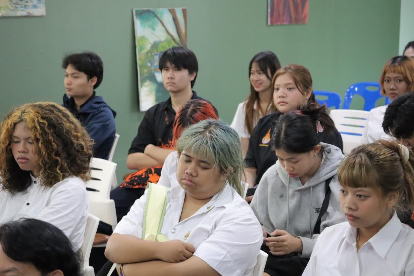 สาขาวิชานวัตกรรมการออกแบบผลิตภัณฑ์ร่วมสมัย ภาควิชาศิลปะการออกแบบและเทคโนโลยี คณะศิลปกรรมศาสตร์ มหาวิทยาลัยเทคโนโลยีราชมงคลธัญบุรี จัดกิจกรรมสัมมนาในหัวข้อ “ART CRAFT & FASHION: